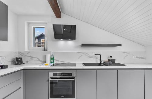 Chandolin-près-Savièse Appartement | Attique rénové avec jacuzzi 6 pers à Savièse