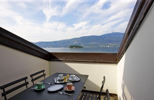 Verbania Appartement | Joli appartement dans un palais du 17ème siècle. C. Droit sur le lac