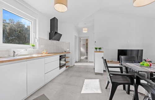 Barbariga Appartement | Bel appartement à Peroj avec terrasse