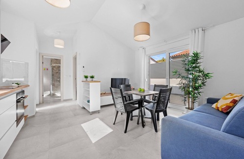 Barbariga Appartement | Bel appartement à Peroj avec terrasse