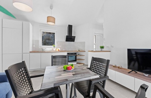 Barbariga Appartement | Bel appartement à Peroj avec terrasse