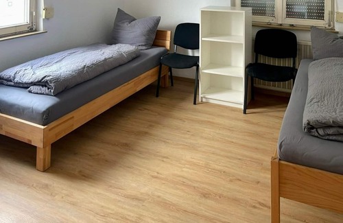 Lonsee Appartement | Attractive fitter and company accommodation in a central location - 12a, Oberkochen