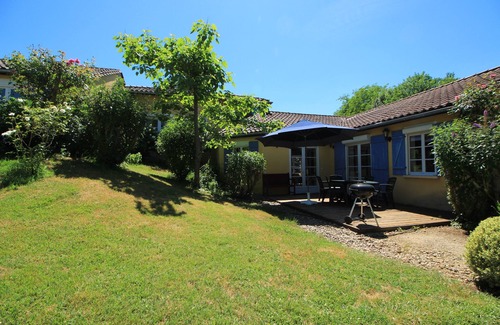 Urval Cottage | Joli Gîte tout équipé au calme proche Sarlat dans un écrin de verdure. 4/6 pers