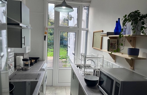 Birmingham Appartement | Attractive Spacious Self Contained Apartment 2.8 Miles from Birmingham City Cen