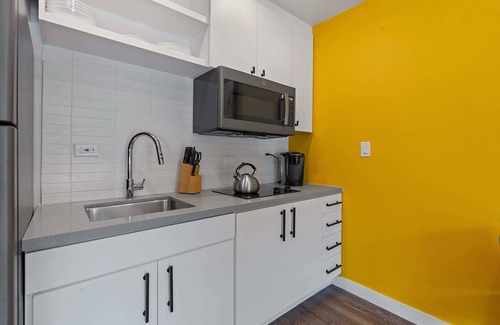East Cesar Chavez Appartement | Austin Downtown Studio: Queen & Sofa Bed