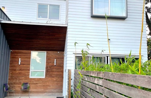 East Cesar Chavez Villa | ATX Icon Mansion Rainey Street 6 min Walk
