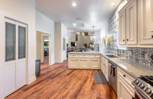 West Oak Hill Maison | Iconic Sunset Escape l Heated Pool | Spa l Firepit