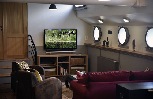 Braine-le-Comte Location De Bateaux | logement atypique sur une péniche