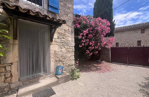 Issirac Maison | Maison de village atypique