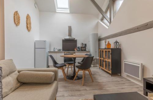 Castelsarrasin Appartement | ATYPIQUE - 2 chambres avec salles de bains, cuisine équipée, parking gratuit