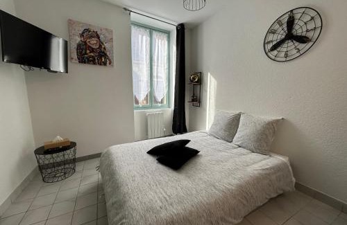 Saint-Amand-Montrond Appartement | Au 15 - Charmant Studio hyper centre
