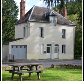 Chambon-sur-Voueize Appartement | AU BORD DE L'EAU appartement 50 M2