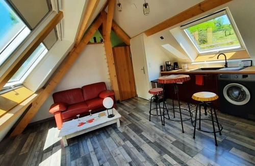 Lindry Appartement | Au Calme Absolu chez Nicolas. Au calme complet