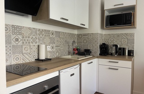 Gap Appartement | Au calme et proche centre-ville, studio rénové avec équipements neufs et parking