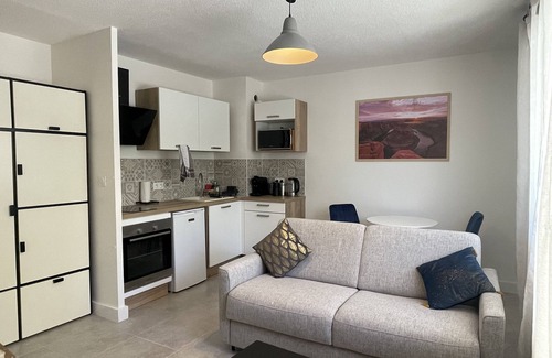 Gap Appartement | Au calme et proche centre-ville, studio rénové avec équipements neufs et parking