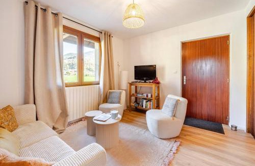 Taninges Appartement | Au centre cosy et neuf proche station ski parking terasse