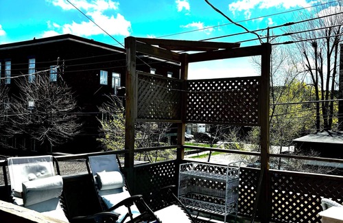 La Petite-Patrie Appartement | Au Coeur de Rosemont Avec Terrasse Privée
