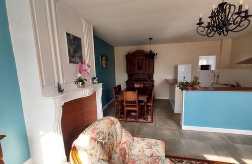 Chateaumeillant Appartement | au coeur du vignoble, dans une demeure de 1780, appartement 4 pièces vue chateau