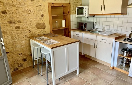 Biron Cottage | Maison périgourdine en pierre restaurée, située dans la campagne de Dordogne