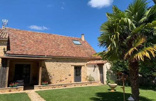 Biron Cottage | Maison périgourdine en pierre restaurée, située dans la campagne de Dordogne