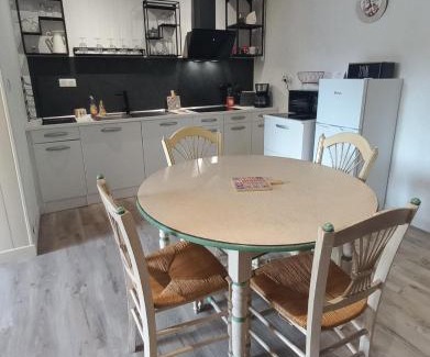 Pleaux Appartement | Au Katalu
