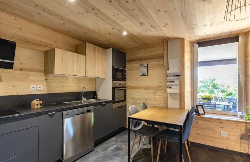 Saint-Pierre-d'Albigny Appartement | Au P'tit Randonneur - Parking Terrasse - CLG Savoie