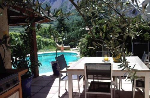 Espinasses Maison | Au Paradis des Grillons