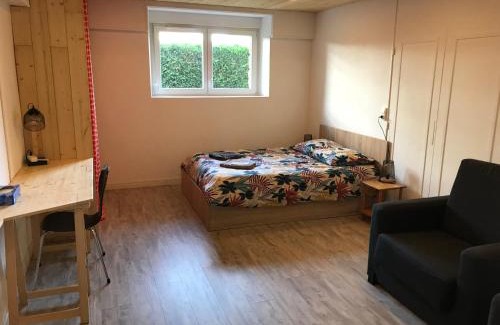 Issoire Appartement | Au parfait, T2 Rdc, frais, jardin, calme, parking, idéalement placé