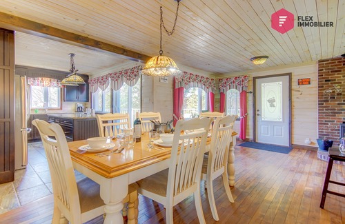 Bury Chalet De Ski | Au Petit Bonheur - Bord de l'eau Cantons de l'Est