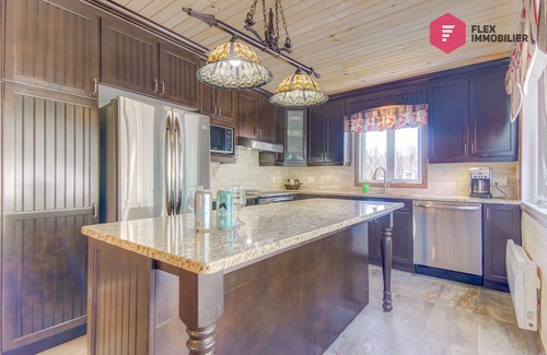Bury Chalet De Ski | Au Petit Bonheur - Bord de l'eau Cantons de l'Est