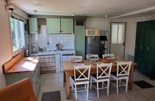Bagneres-de-Luchon Appartement | Au Petit Sequoia - Appt avec vue montagne