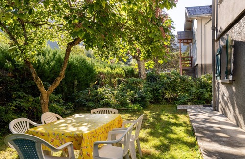 Bagneres-de-Luchon Appartement | Au Petit Sequoia - Appt avec vue montagne