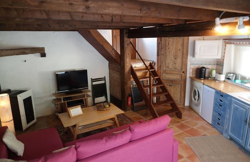 Greolieres Appartement | Au Pied du Château. Studio au coeur du village médiéval de Gréolières.