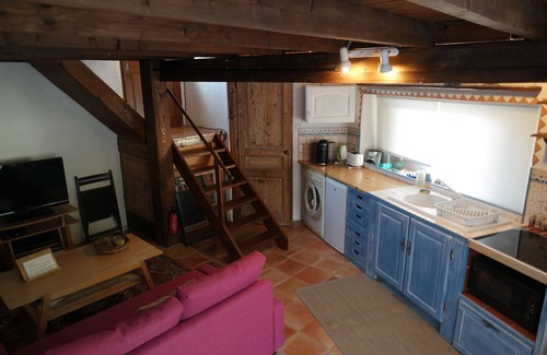 Greolieres Appartement | Au Pied du Château. Studio au coeur du village médiéval de Gréolières.
