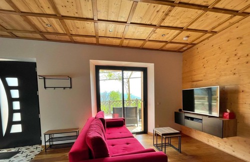 Saint-Pierre-d'Albigny Chalet De Ski | Au Pied de l'Arcluse Cosy chalet with panoramic views in Combe de Savoie