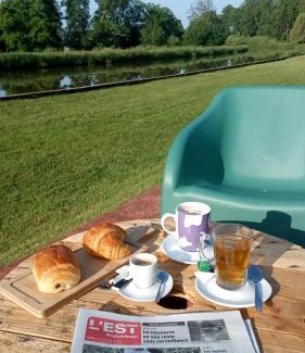 Selles Lit Et Petit-Déjeuner | Au pont tournant