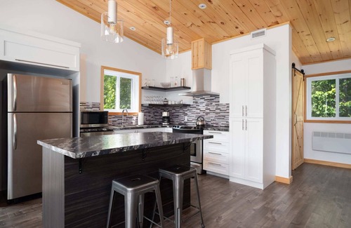 Mandeville Maison | Private trails and beach with SPA