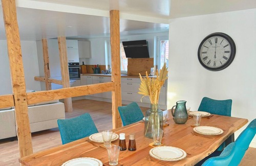 Steinbrunn-le-Bas Appartement | Au Soleil: Grand appartement chaleureux