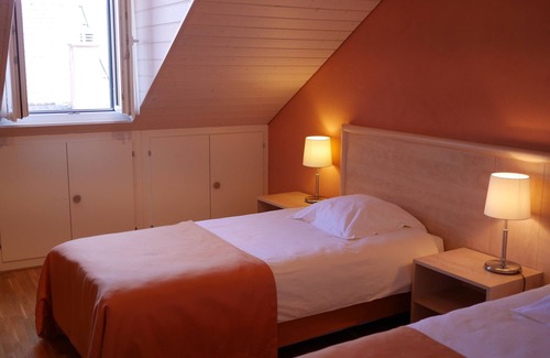 Montricher Hôtel | Auberge Aux Deux Sapins
