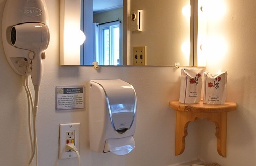 Saint-Joseph-de-la-Rive Hôtel | Auberge Beauséjour