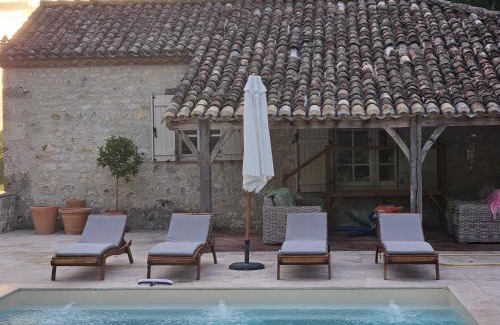 Touffailles Maison | Auberge de Matau