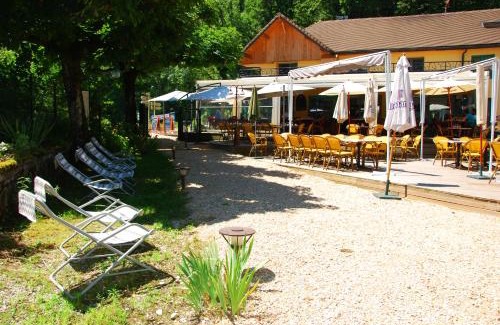Conjux Lit Et Petit-Déjeuner | Auberge de Portout