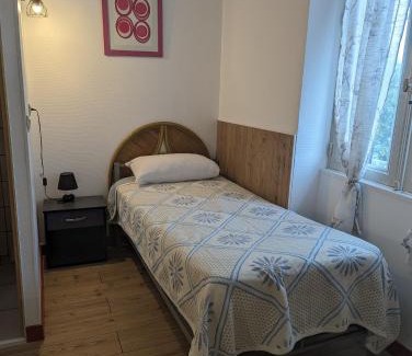 Aubenas Hôtel | Auberge Des Pins