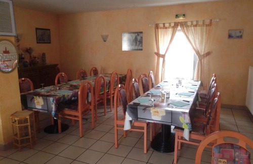 Savigny-en-Veron Hôtel | Auberge du bocage