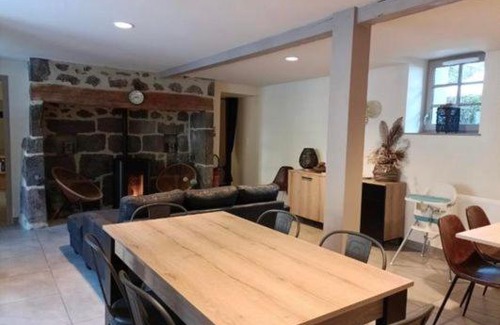 Saint-Projet-de-Salers Lit Et Petit-Déjeuner | Auberge du Pont