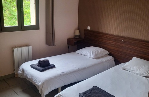 Les Vanels Hôtel | AUBERGE DU TARNON in the heart of the Cevennes mountains with your feet in the water animals welcome