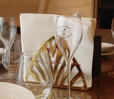 Gionges Hôtel | Auberge Saint Fergeux