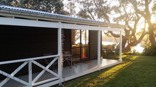Titirangi Maison | Auckland Clifftop