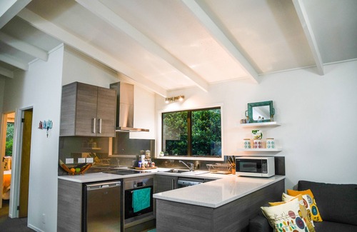 Titirangi Maison | Auckland Clifftop