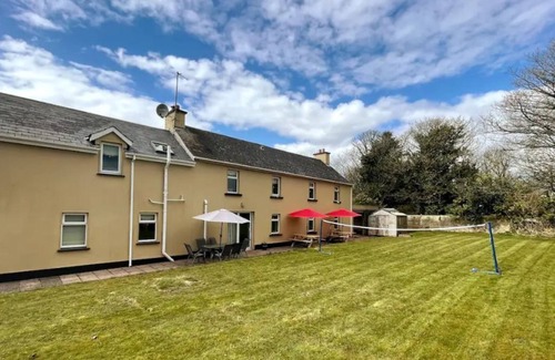 Hook Head Maison | Aughfad Main House Indoor sports hall & games area